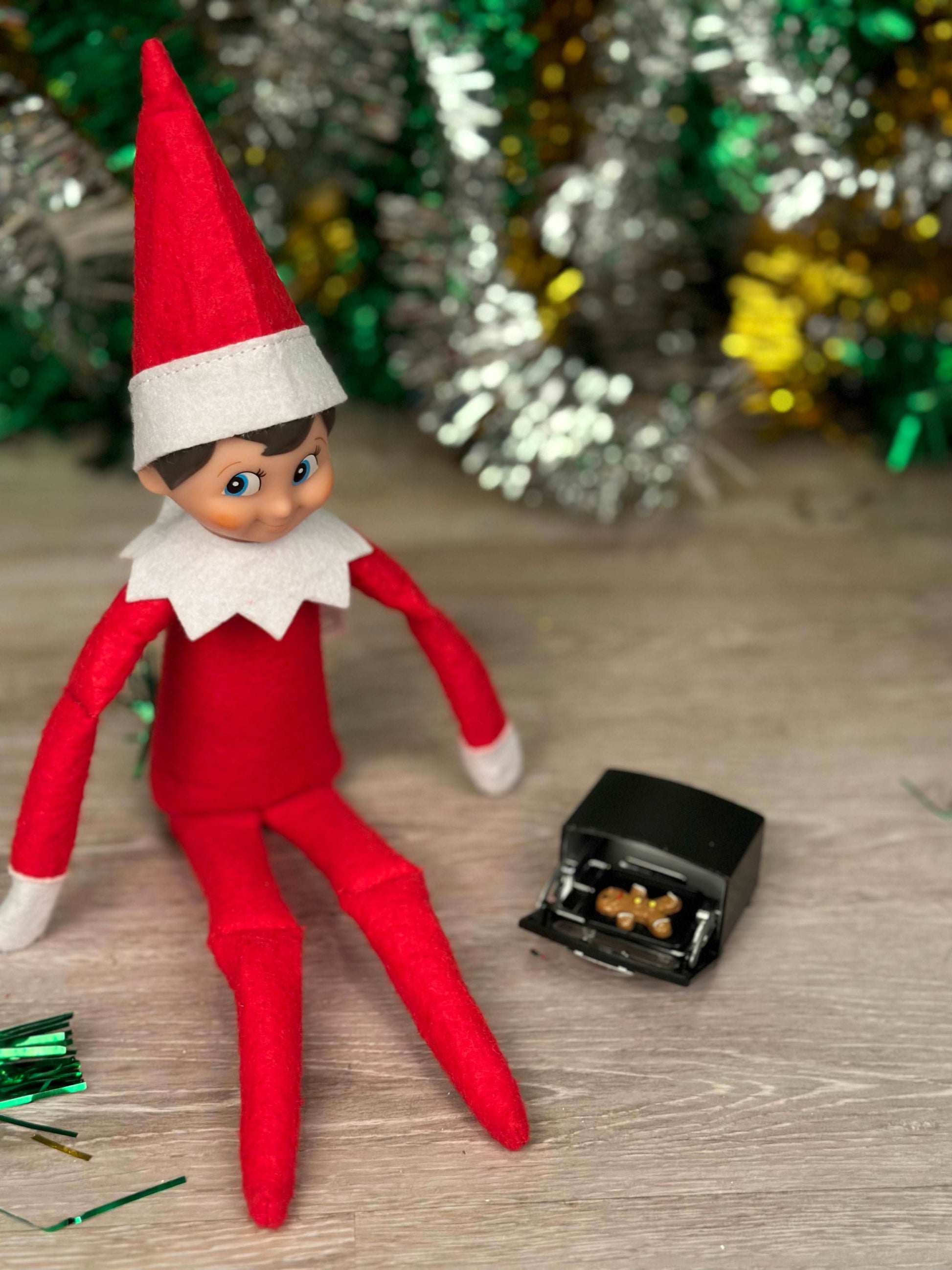 Mini Oven - with Gingerbread Person