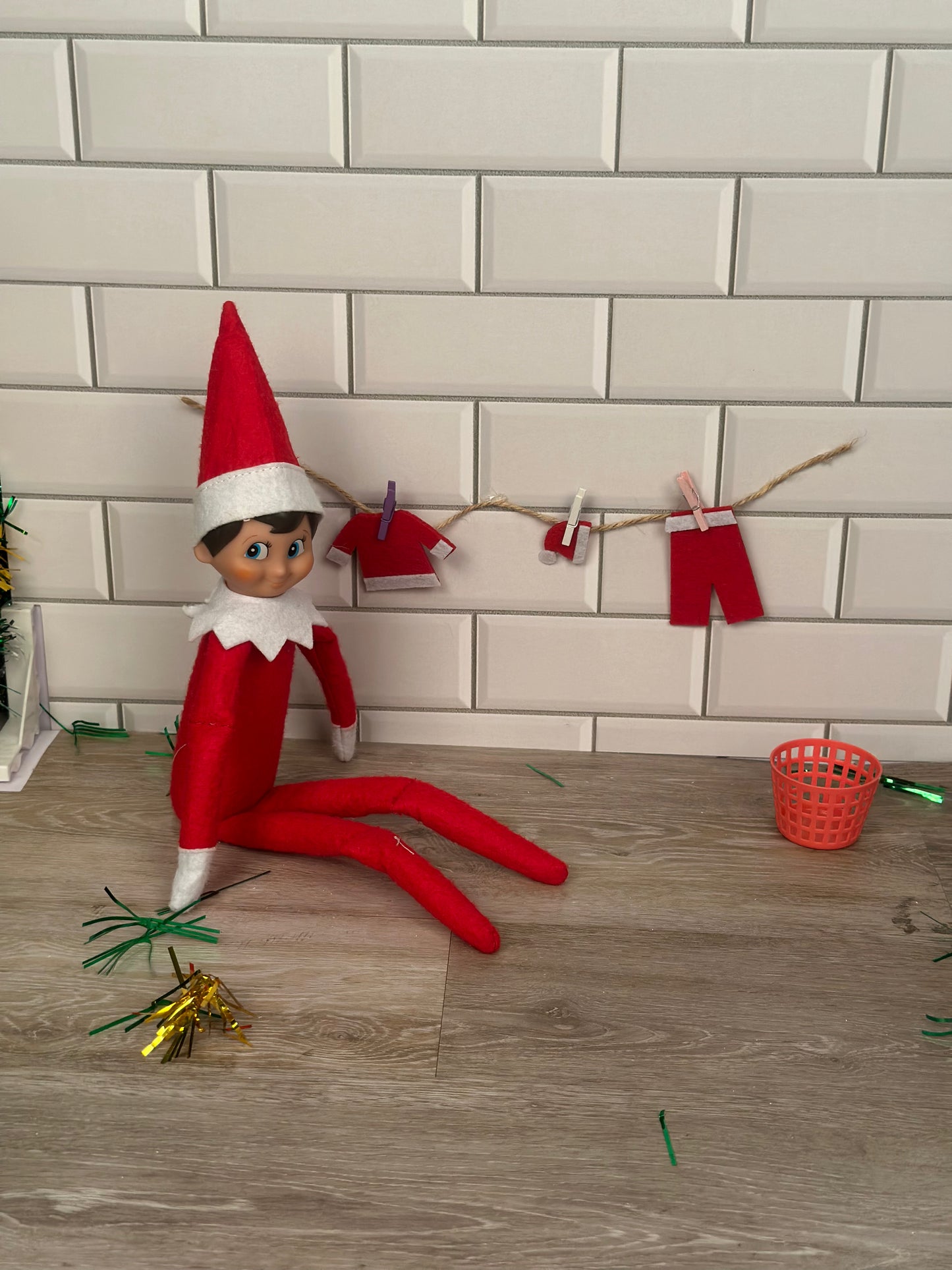 Elf Clothes Line